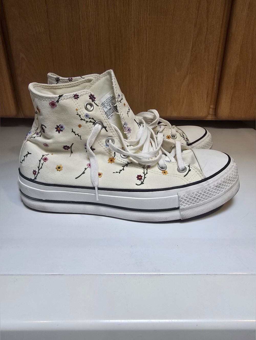 Converse Chuck Taylor All Star Lift Platform Embroidered Blooms Sneakers